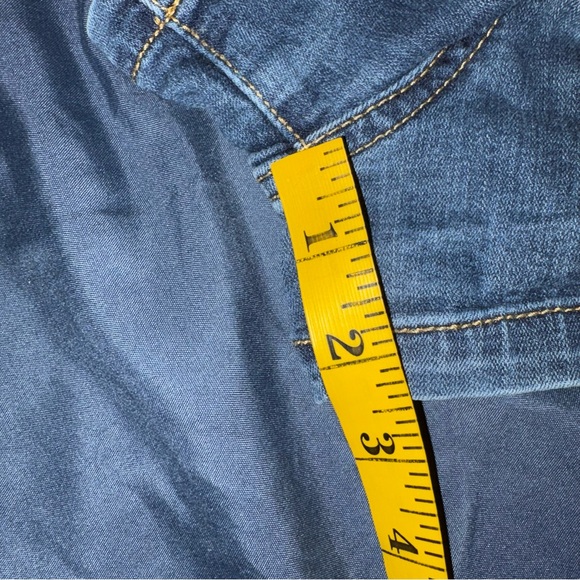 Women’s Aeropostale Jean button up shorts size 8 - Picture 9 of 9